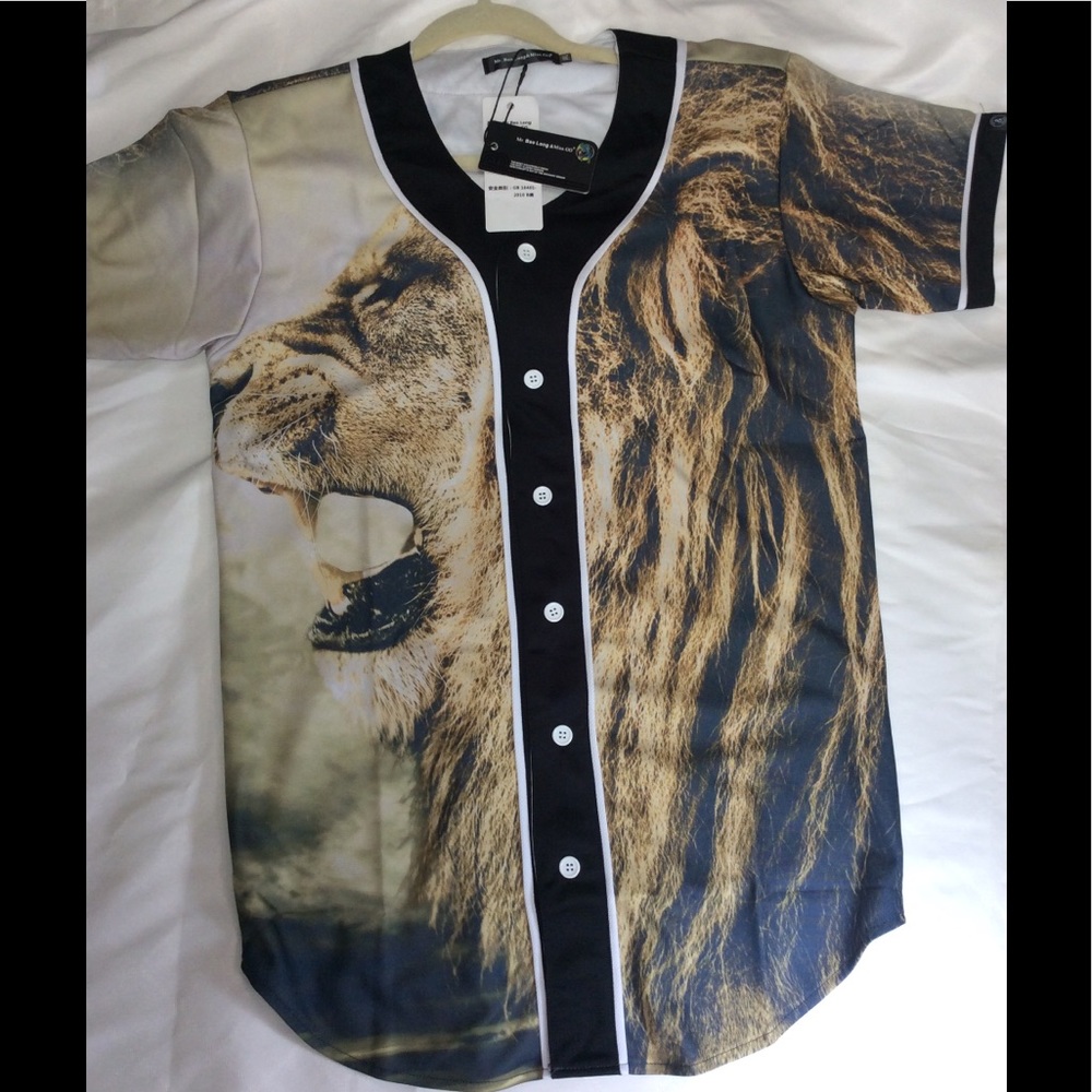 NWT, Mr Bao Long Miss Go Lion button down shirt